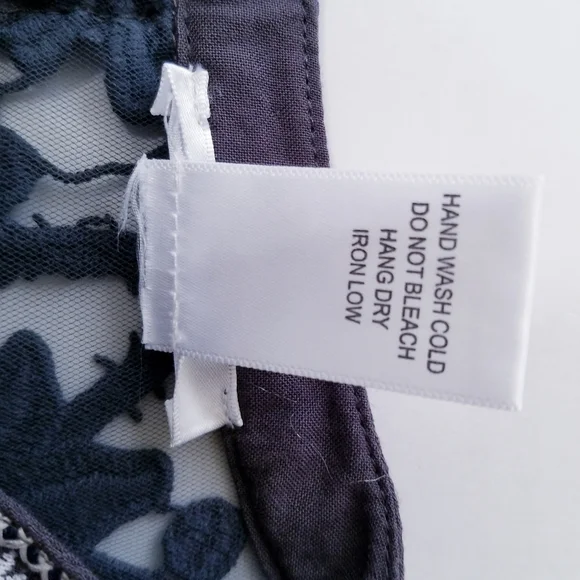 Esley | Floral Flare Top + Lace, Gray Small - Picture 10 of 11